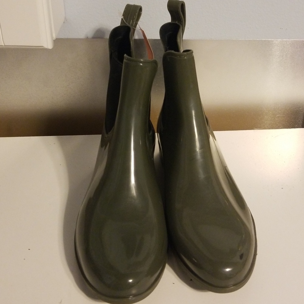 Joe Fresh olive ankle rain boots